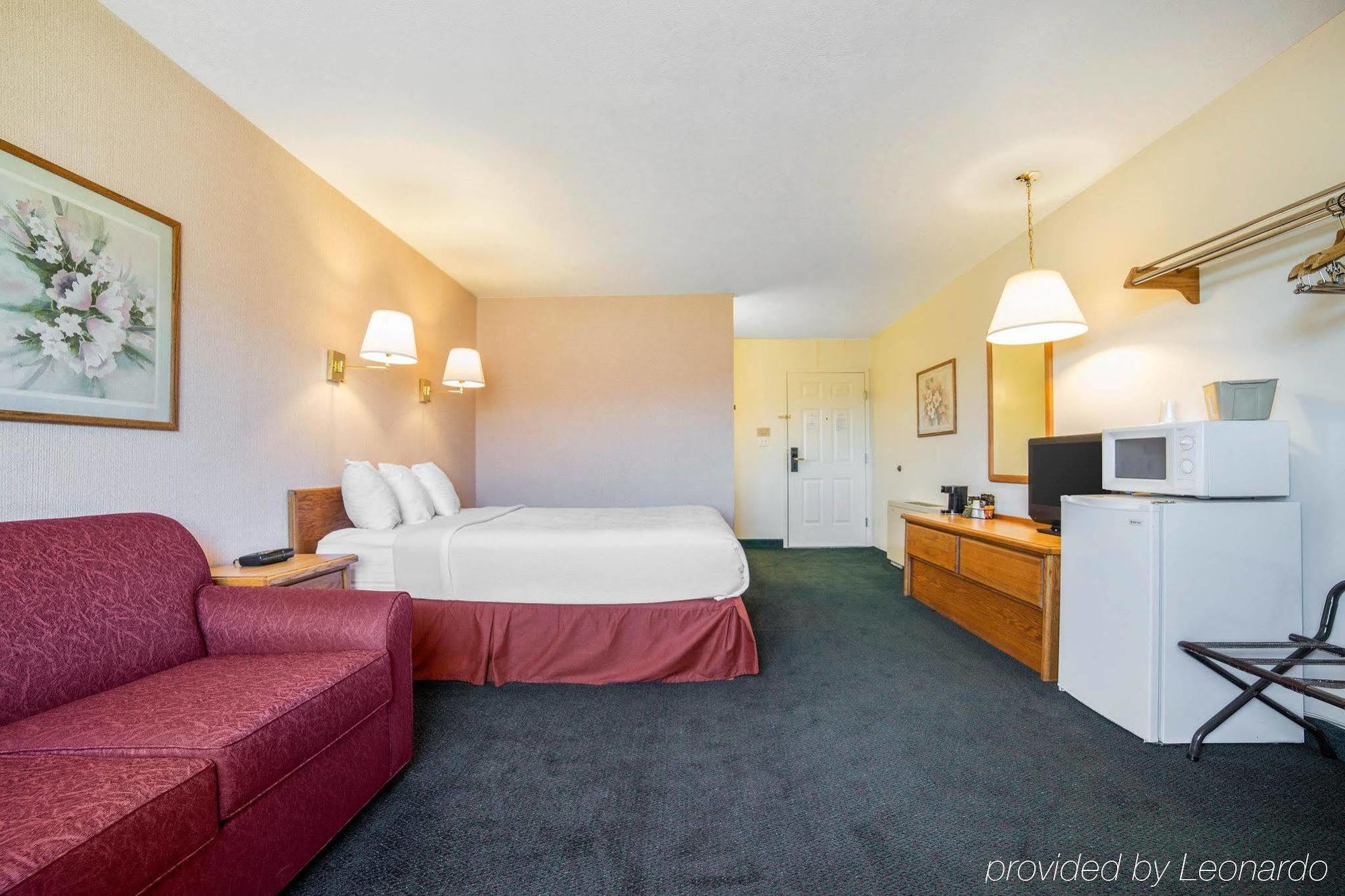 Rodeway Inn Whitehall Eksteriør bilde